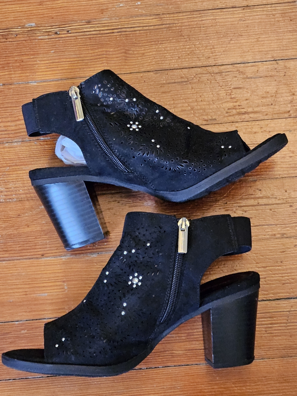 Women's Black Open-Toe Block Heel Sandals with Zip Detail